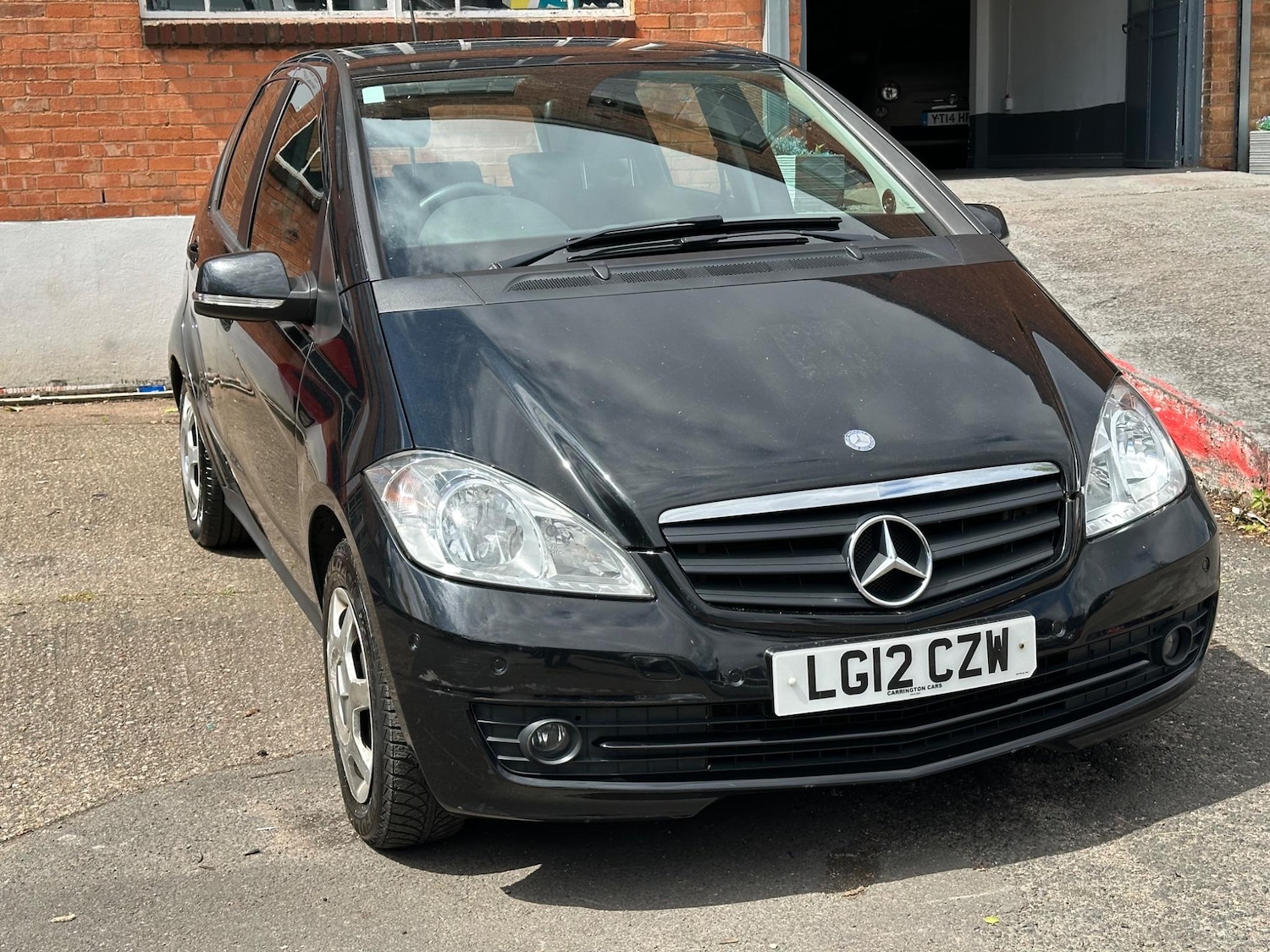 Used Mercedes-Benz A-Class 2012 for sale - 76620553: Photo 2
