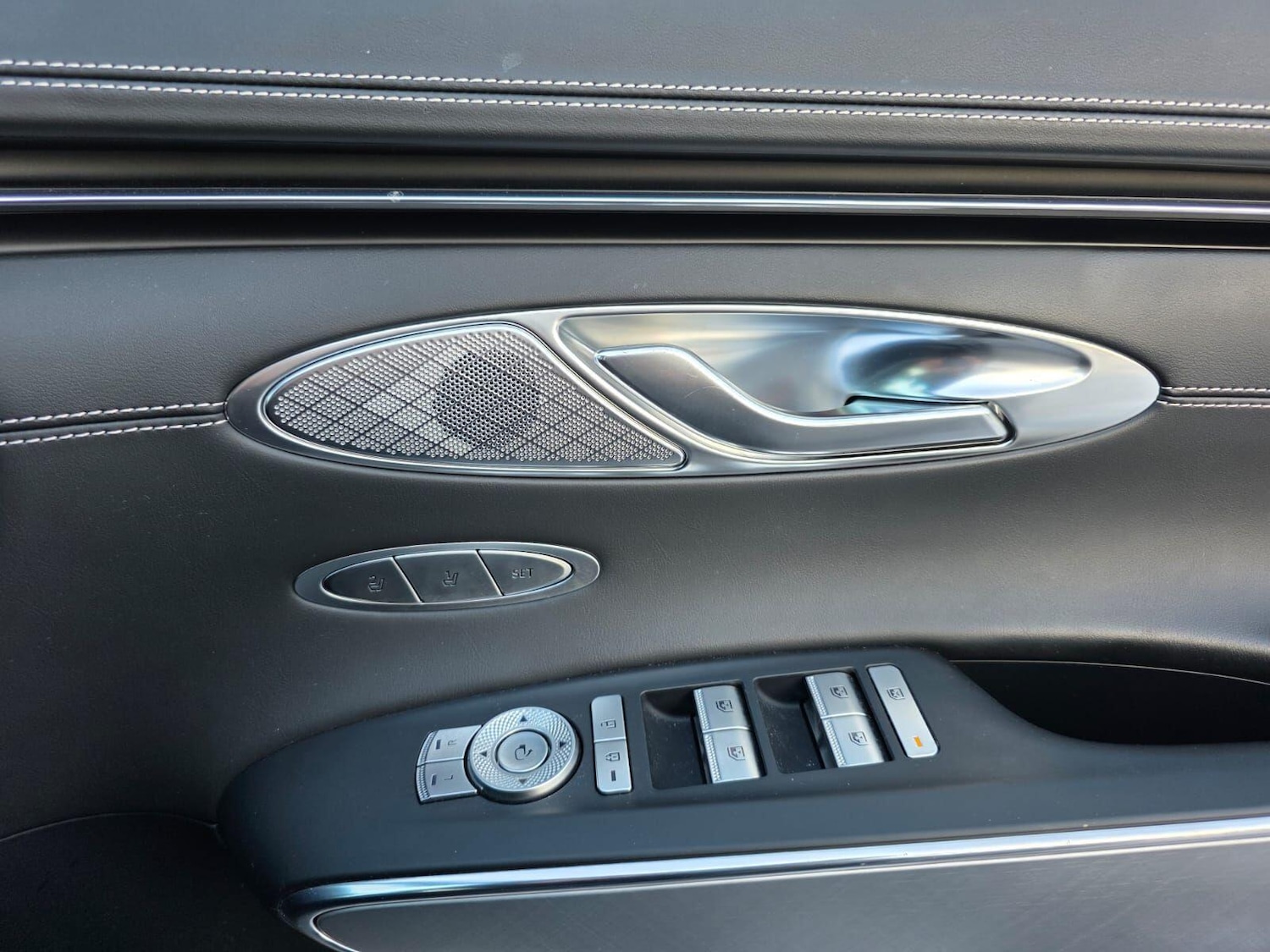 Used Genesis GV70 2024 for sale - 77270650: Photo 38