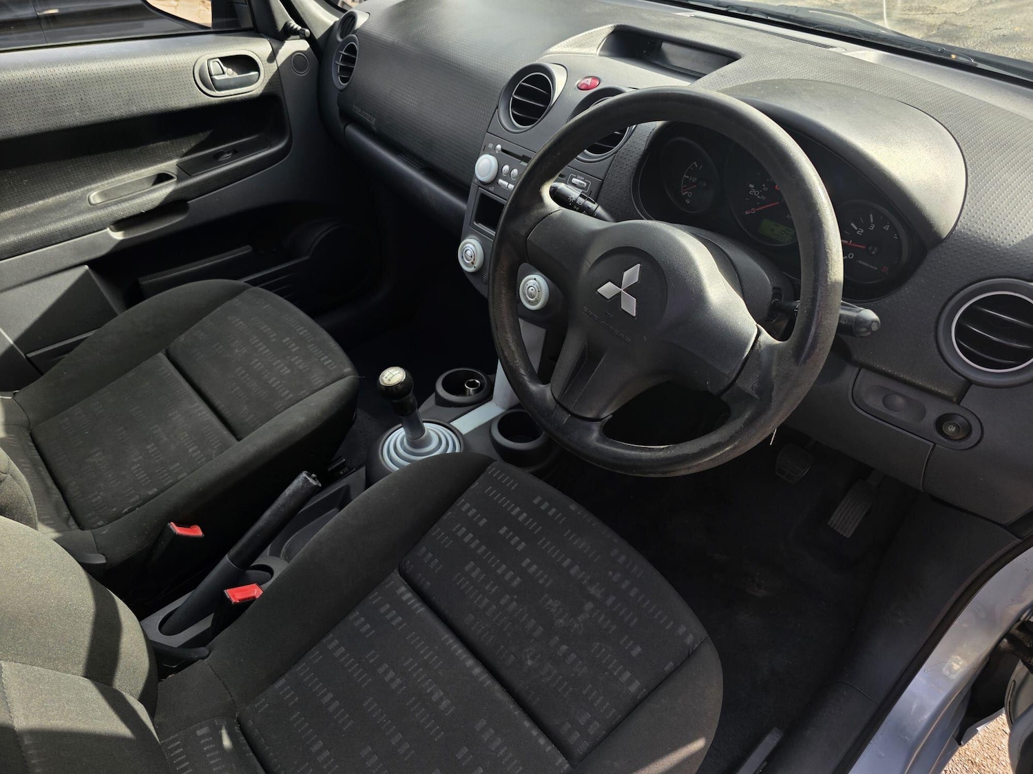 Used Mitsubishi Colt 2006 for sale - 76619890: Photo 10