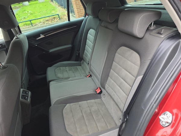 Used Volkswagen Golf 2014 for sale - 76200458: Photo 8