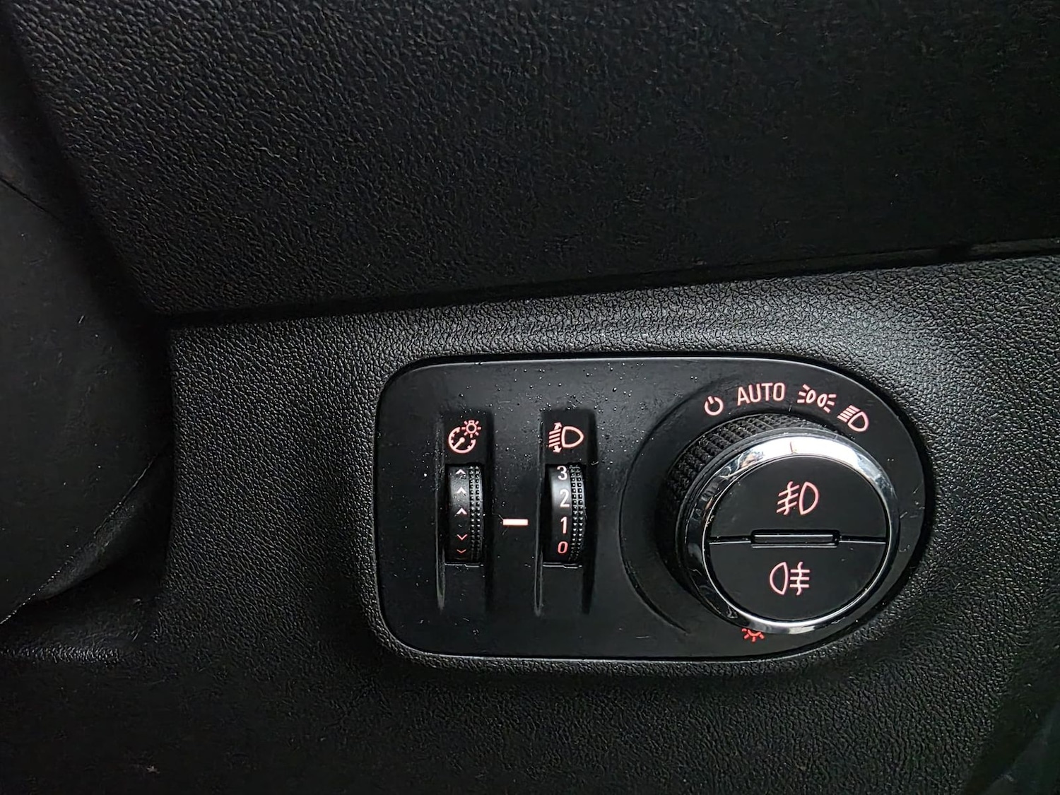 Used Vauxhall Corsa 2014 for sale - 77293538: Photo 19