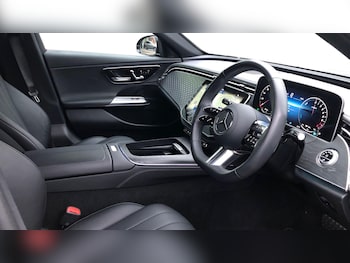 2024 (24) - E 300 AMG LINE ADVANCED E 5-Door