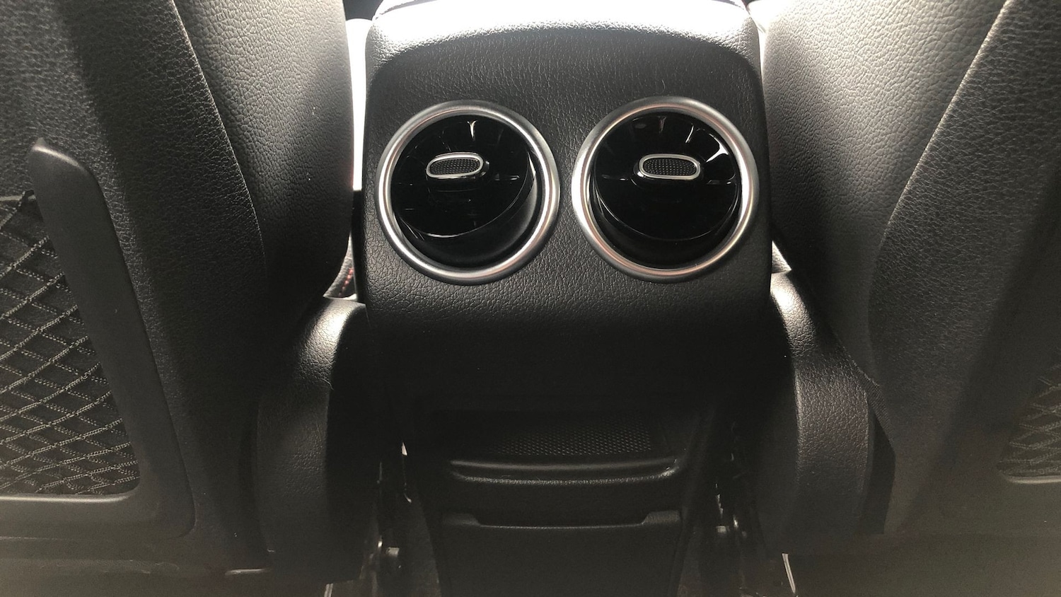 Used Mercedes-Benz GLB 2020 for sale - 76413486: Photo 30