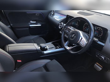 Used Mercedes-Benz GLA 2022 for sale - 77201442: Photo