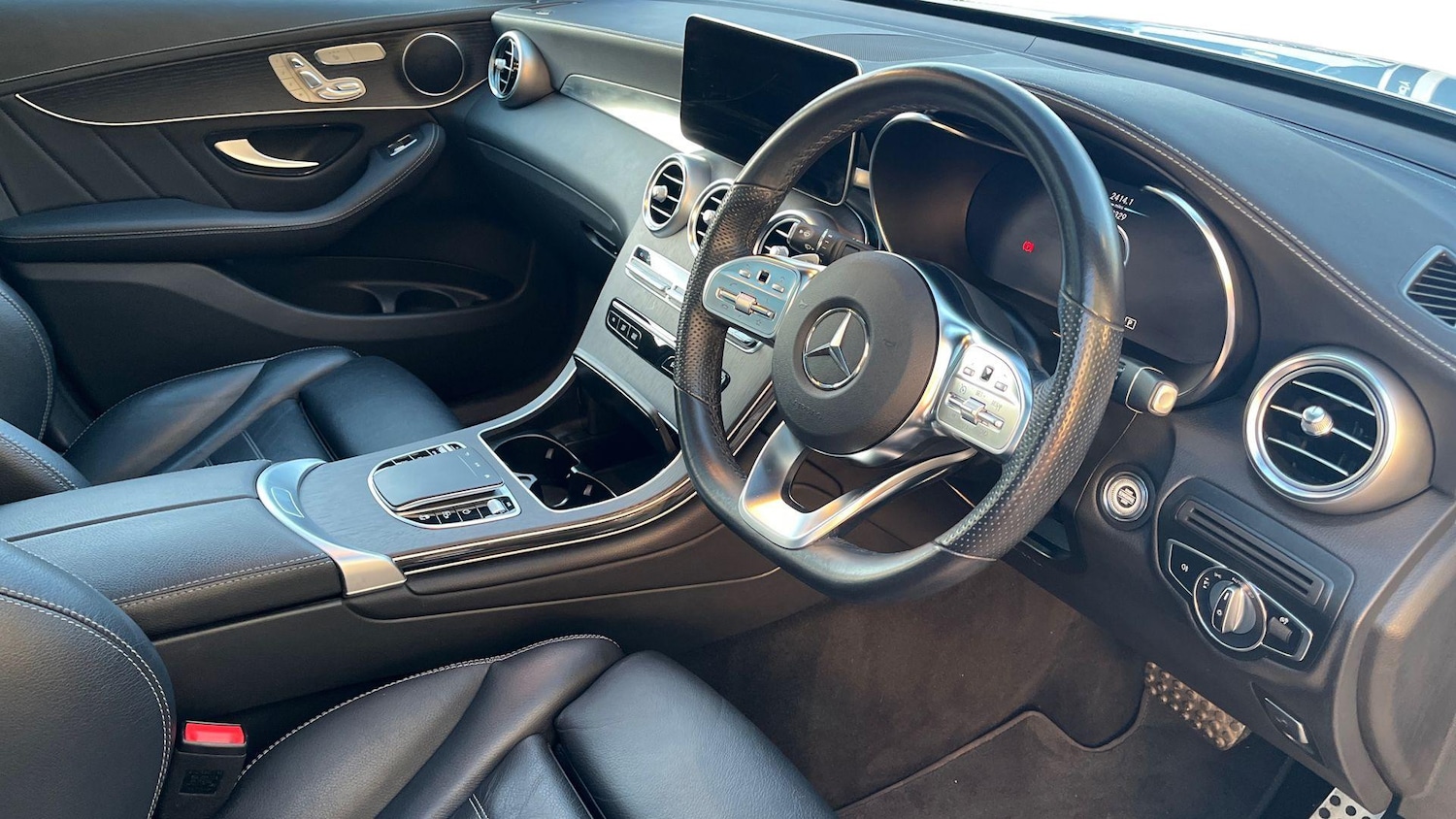 Used Mercedes-Benz GLC 2023 for sale - 77254222: Photo 3