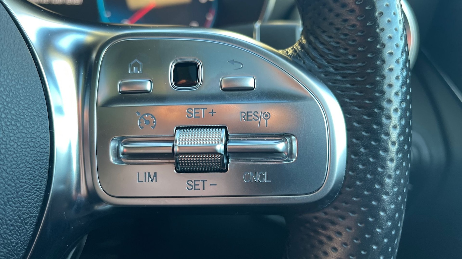 Used Mercedes-Benz GLC 2023 for sale - 77254222: Photo 34