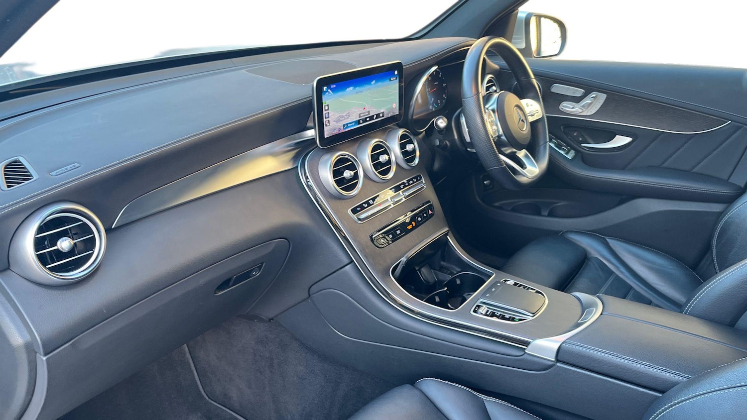 Used Mercedes-Benz GLC 2023 for sale - 77254222: Photo 8