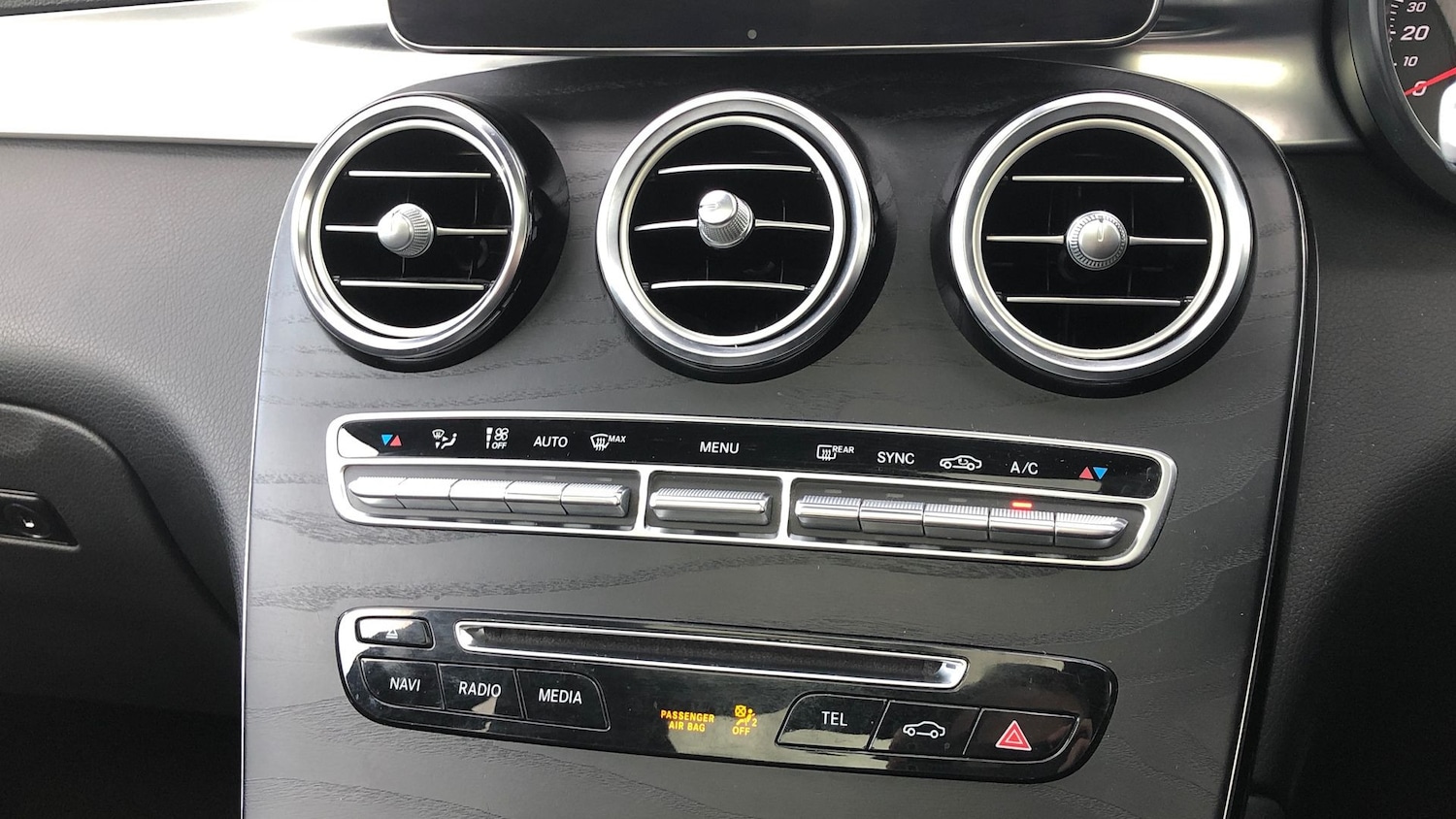 Used Mercedes-Benz GLC 2017 for sale - 76951499: Photo 32