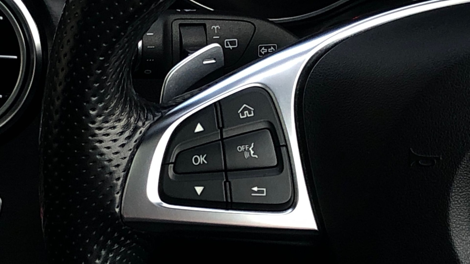 Used Mercedes-Benz GLC 2018 for sale - 76641728: Photo 19