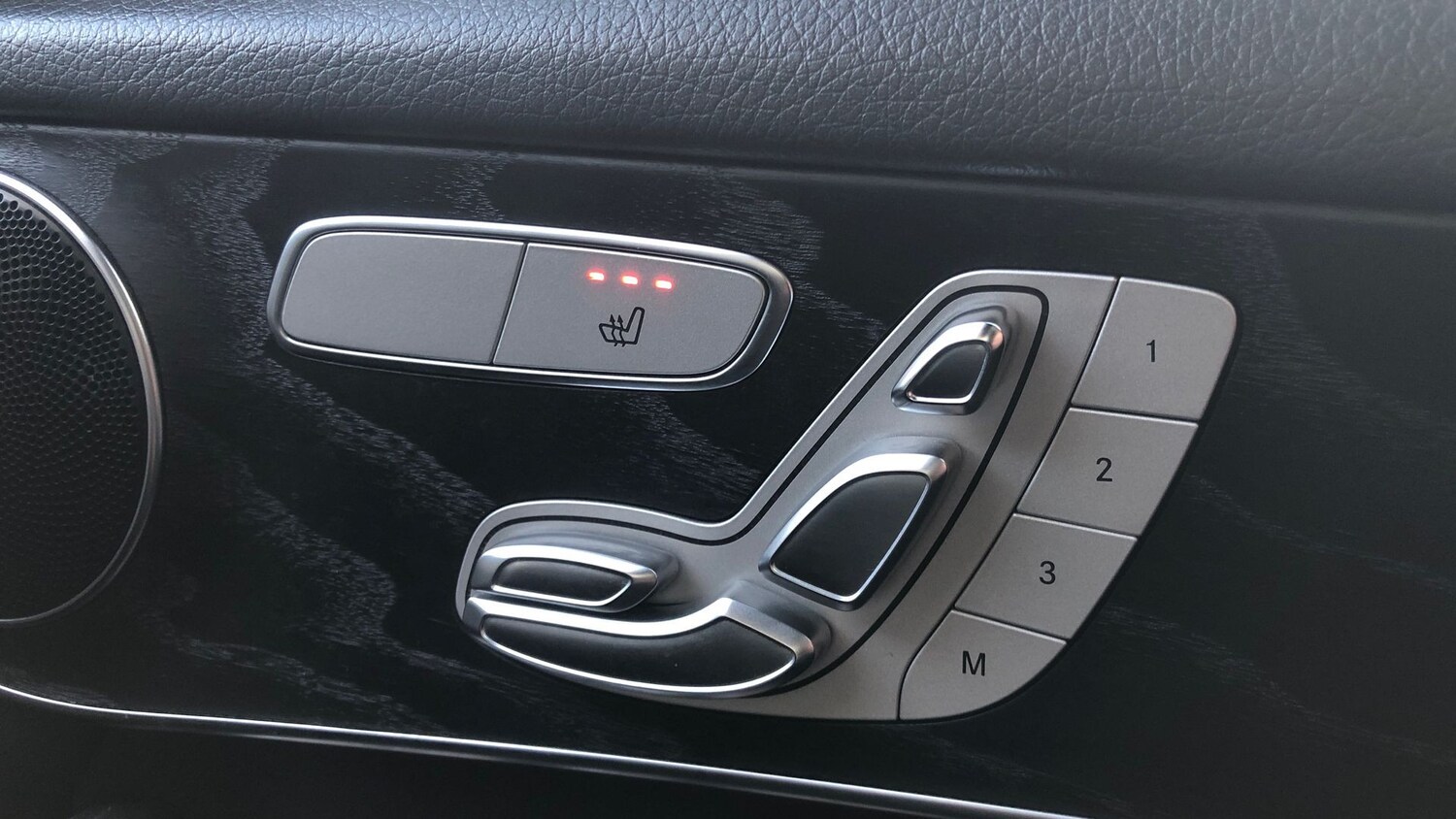 Used Mercedes-Benz GLC 2018 for sale - 76641728: Photo 30