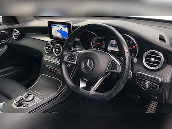 Used Mercedes-Benz GLC 2018 for sale - 76641728: Photo