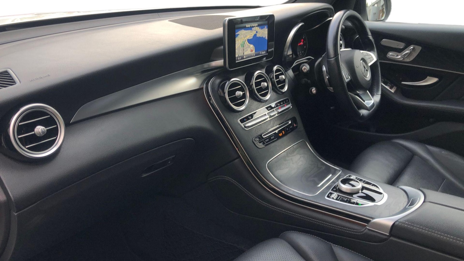 Used Mercedes-Benz GLC 2018 for sale - 76641728: Photo 8