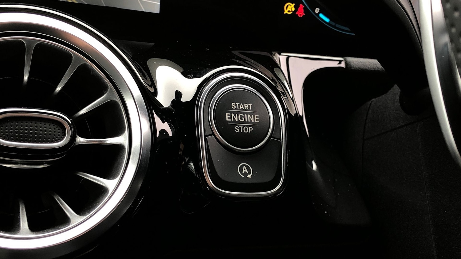 Used Mercedes-Benz GLA 2023 for sale - 76413440: Photo 30