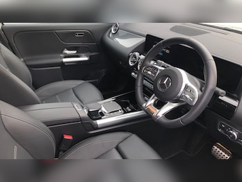 Used Mercedes-Benz GLA 2023 for sale - 76413440: Photo