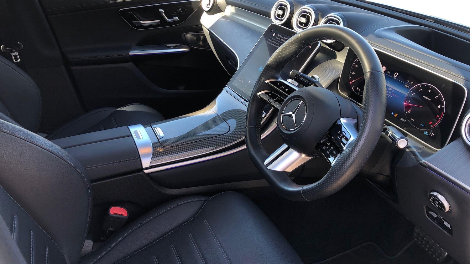 Used Mercedes-Benz GLC 2024 for sale - 76413515: Photo 3