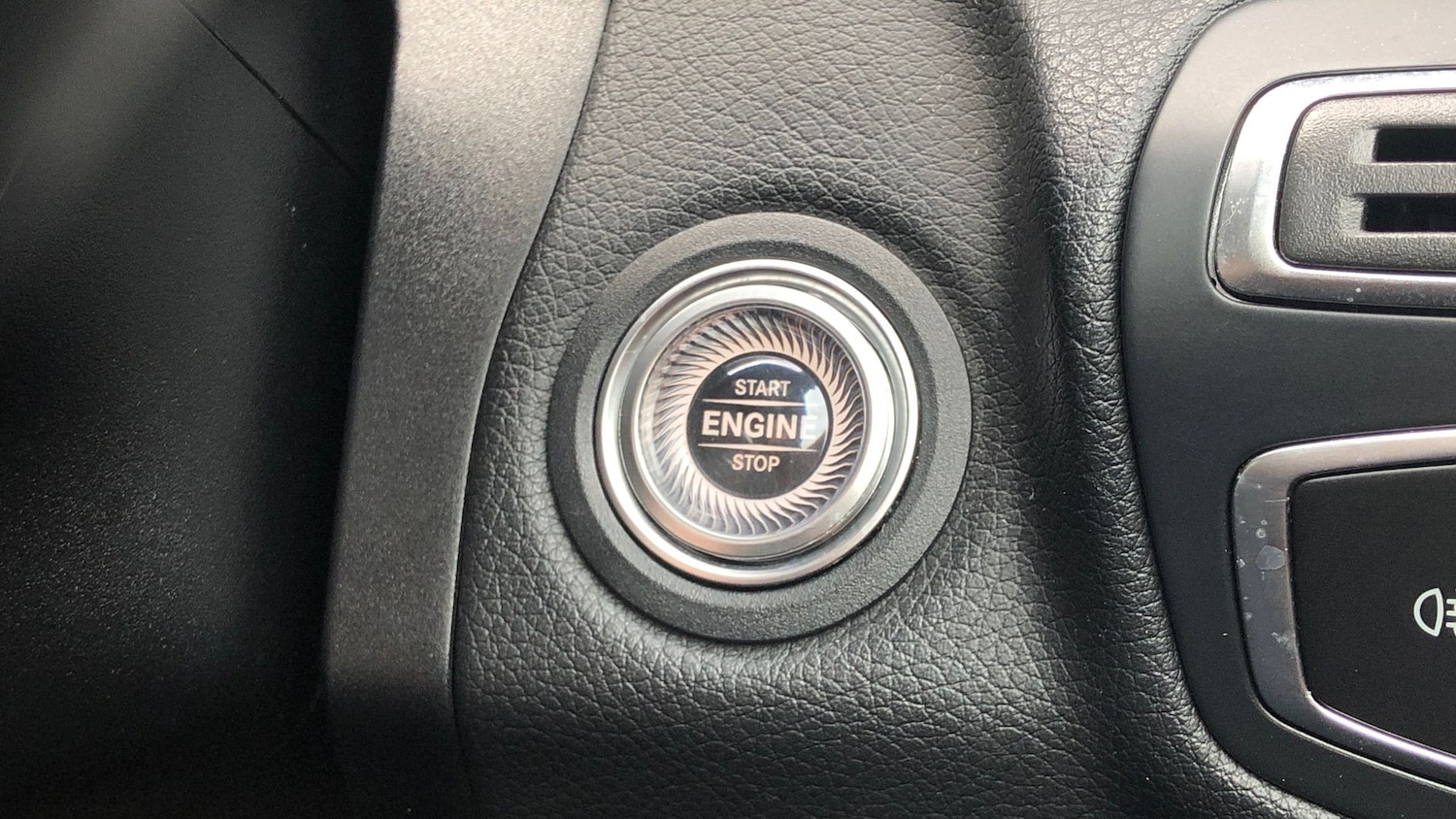 Used Mercedes-Benz C Class 2019 for sale - 76413632: Photo 16