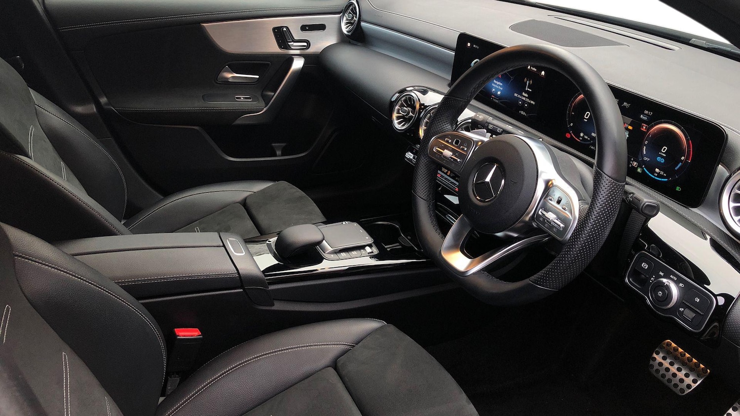 Used Mercedes-Benz A-Class 2021 for sale - 76879536: Photo 3