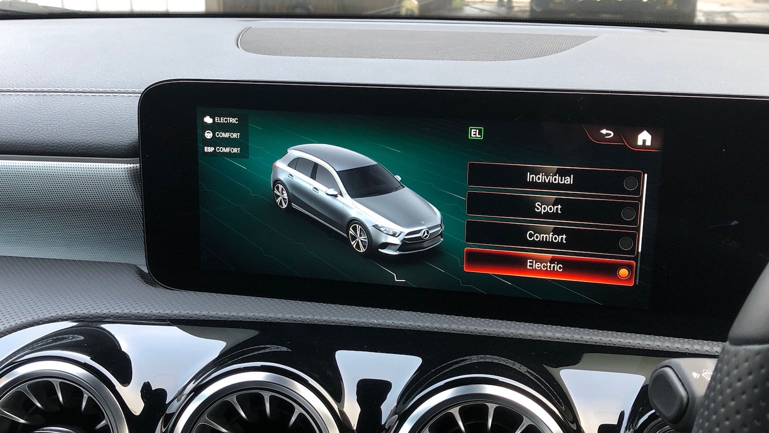 Used Mercedes-Benz A-Class 2021 for sale - 76879536: Photo 34