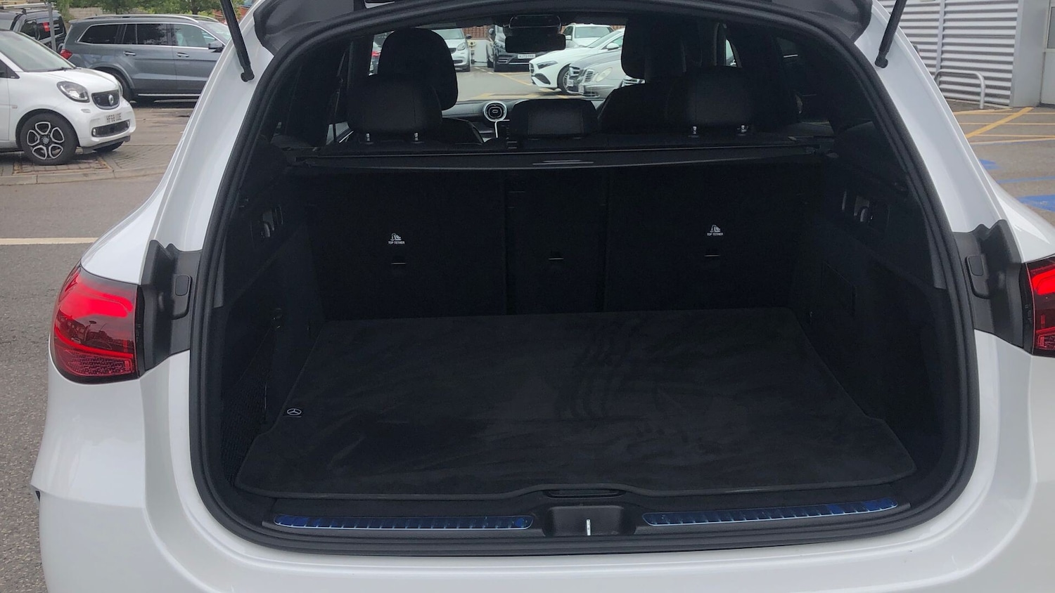 Used Mercedes-Benz GLC 2024 for sale - 76413617: Photo 33