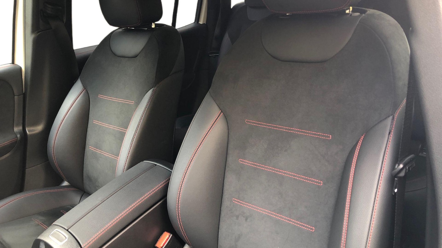 Used Mercedes-Benz EQB 2024 for sale - 76508893: Photo 11