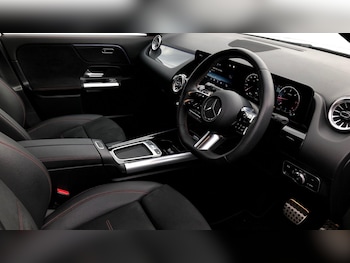 Used Mercedes-Benz GLA 2023 for sale - 76413455: Photo