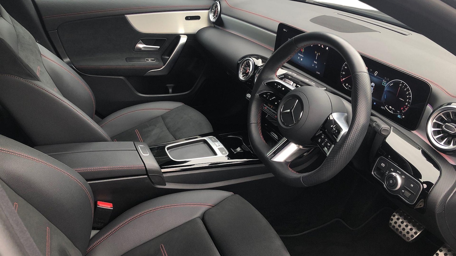 Used Mercedes-Benz CLA 2024 for sale - 76413577: Photo 3