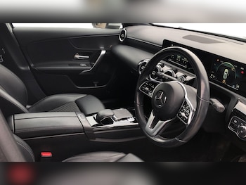 2019 (19) - A 180 SPORT D AUTO 5-Door