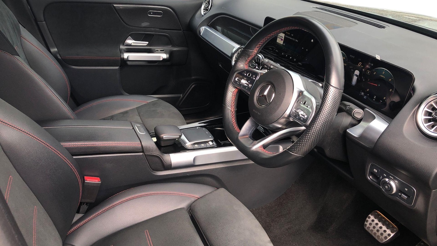 Used Mercedes-Benz GLB 2022 for sale - 76413505: Photo 3