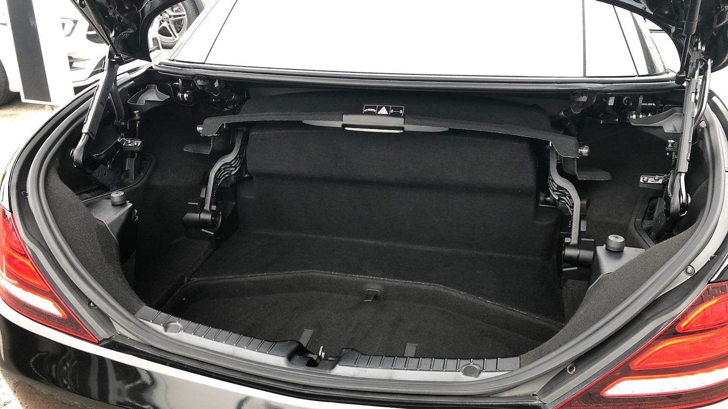 Used Mercedes-Benz SLC 2019 for sale - 76413524: Photo 14