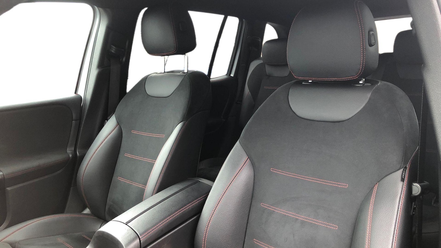 Used Mercedes-Benz GLB 2024 for sale - 77304807: Photo 11