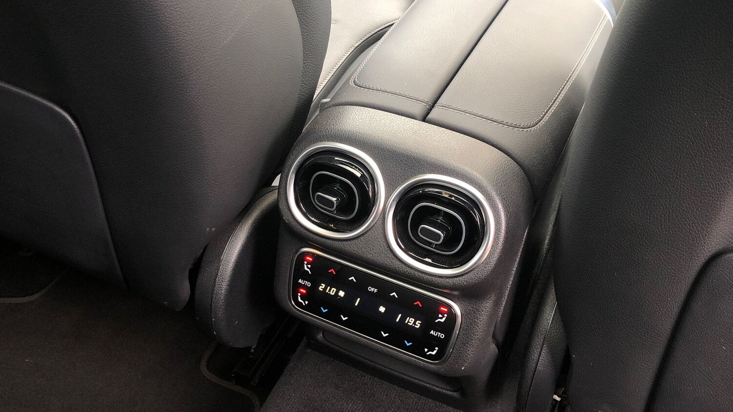 Used Mercedes-Benz GLC 2023 for sale - 76413478: Photo 23