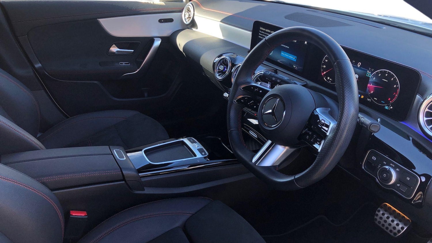 Used Mercedes-Benz CLA 2024 for sale - 76571412: Photo 3