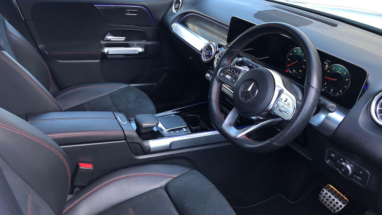 Used Mercedes-Benz GLB 2023 for sale - 77595759: Photo 3