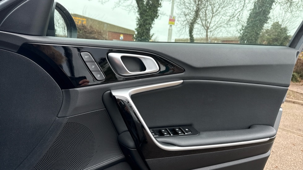 Used Kia XCeed 2023 for sale - 77057849: Photo 17