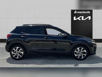 Used Kia Stonic 2023 for sale - 78512896: Photo