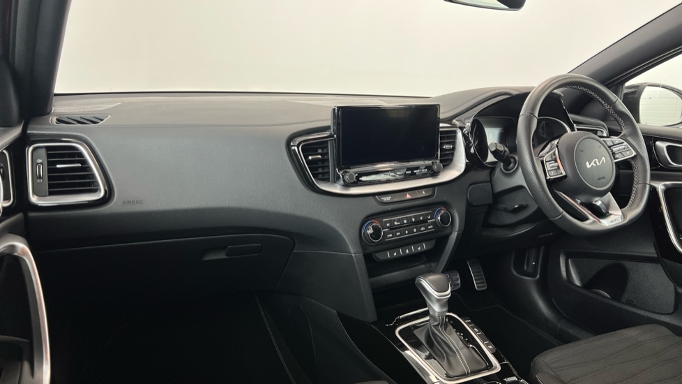 Used Kia XCeed 2025 for sale - 78158630: Photo 3