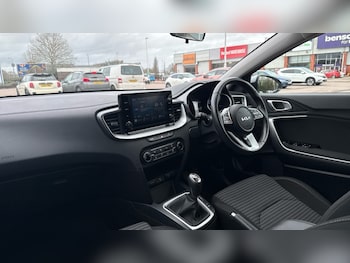 Used Kia Ceed 2023 for sale - 77346997: Photo