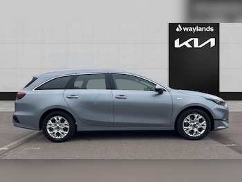 Used Kia Ceed 2023 for sale - 77346997: Photo