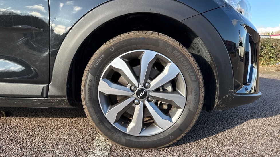 Used Kia Stonic 2025 for sale - 77762710: Photo 5