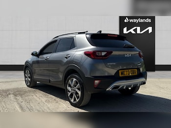 Used Kia Stonic 2024 for sale - 78555496: Photo