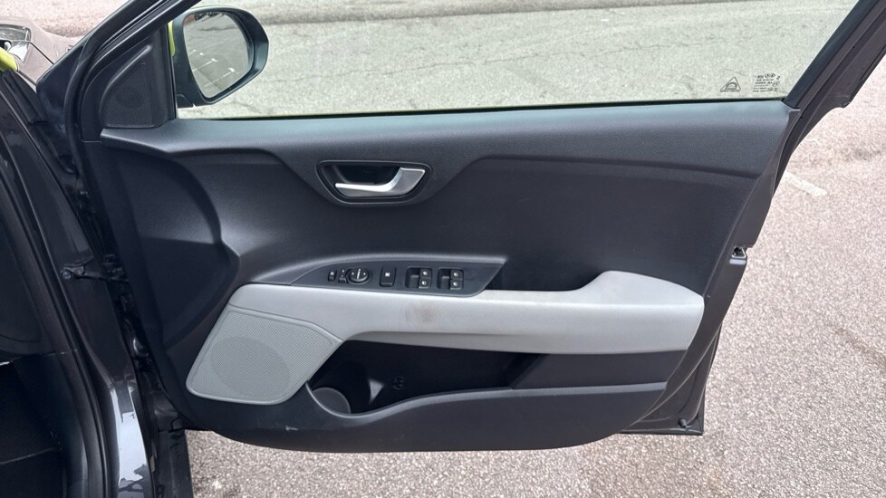 Used Kia Stonic 2019 for sale - 77627490: Photo 17