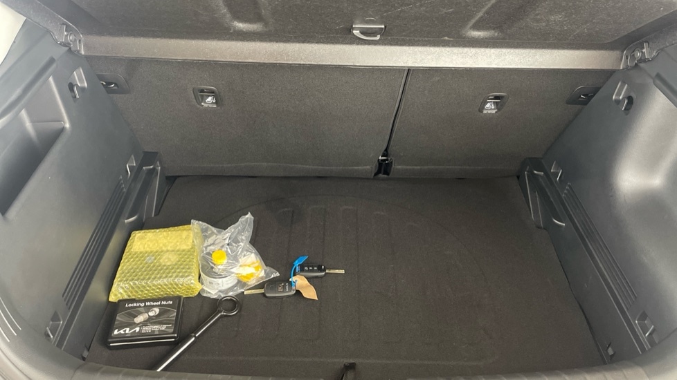 Used Kia Stonic 2025 for sale - 77218865: Photo 13