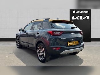 Used Kia Stonic 2023 for sale - 75441218: Photo