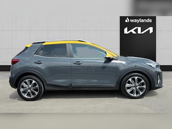 Used Kia Stonic 2023 for sale - 75441218: Photo