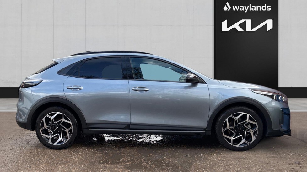 Used Kia XCeed 2025 for sale - 75934660: Photo 4