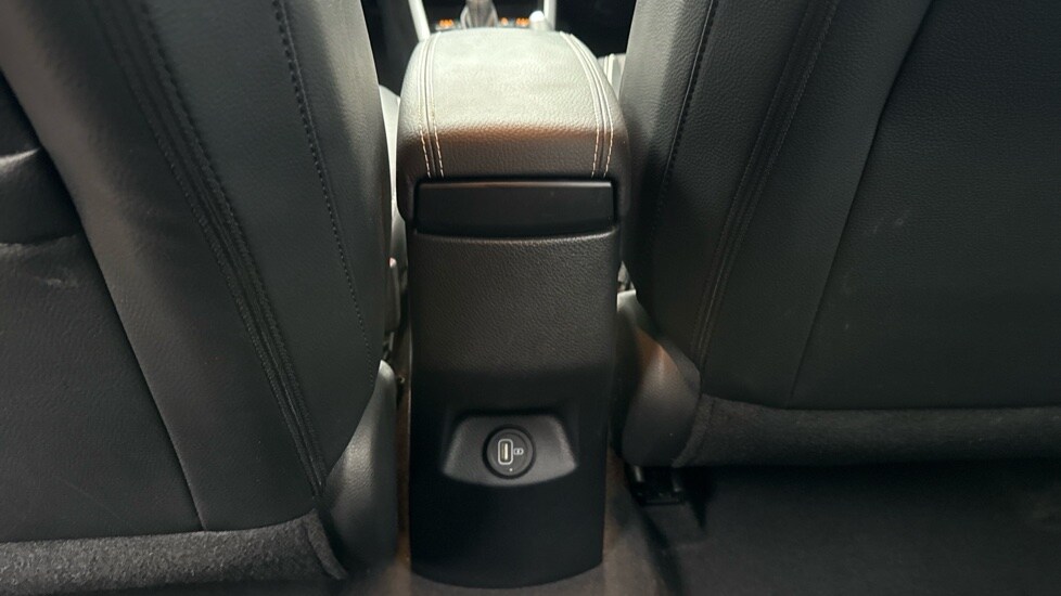 Used Kia Stonic 2023 for sale - 77057850: Photo 11