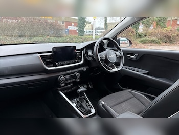 Used Kia Stonic 2023 for sale - 77057850: Photo