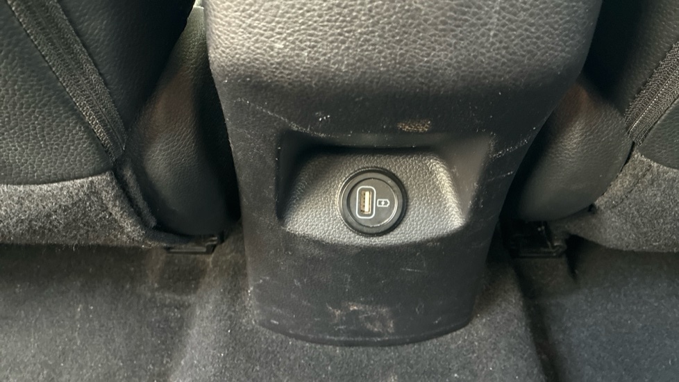 Used Kia Stonic 2023 for sale - 76826758: Photo 11