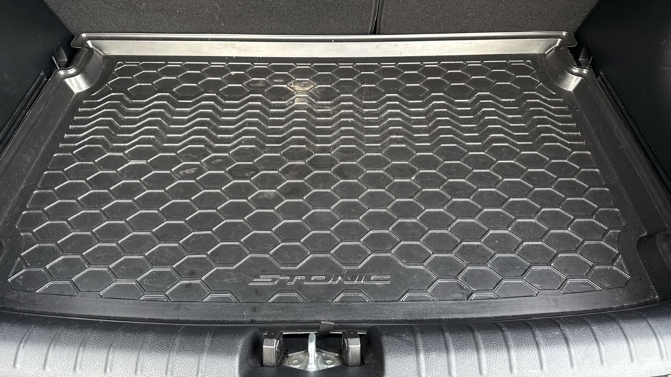 Used Kia Stonic 2018 for sale - 77512675: Photo 11