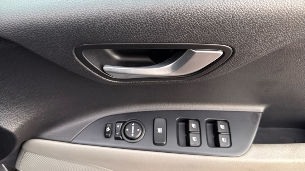 Used Kia Stonic 2018 for sale - 77512675: Photo 18